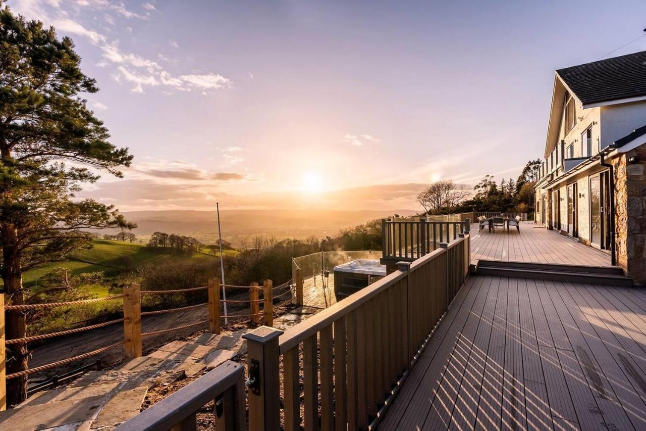 Clwyd Gate Manor Pool Sauna Hottub Cave Wales Ρούθιν Εξωτερικό φωτογραφία