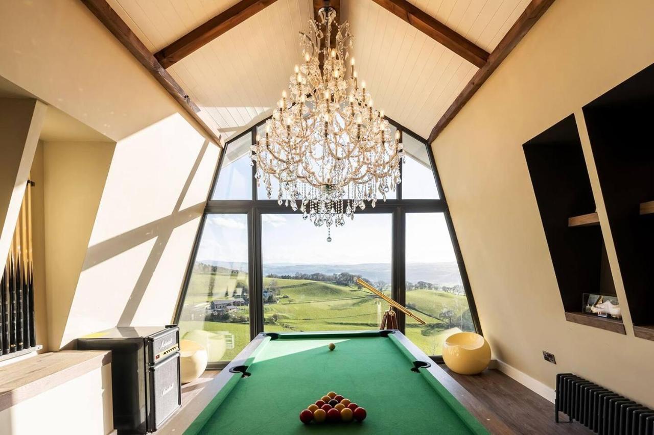 Clwyd Gate Manor Pool Sauna Hottub Cave Wales Ρούθιν Εξωτερικό φωτογραφία