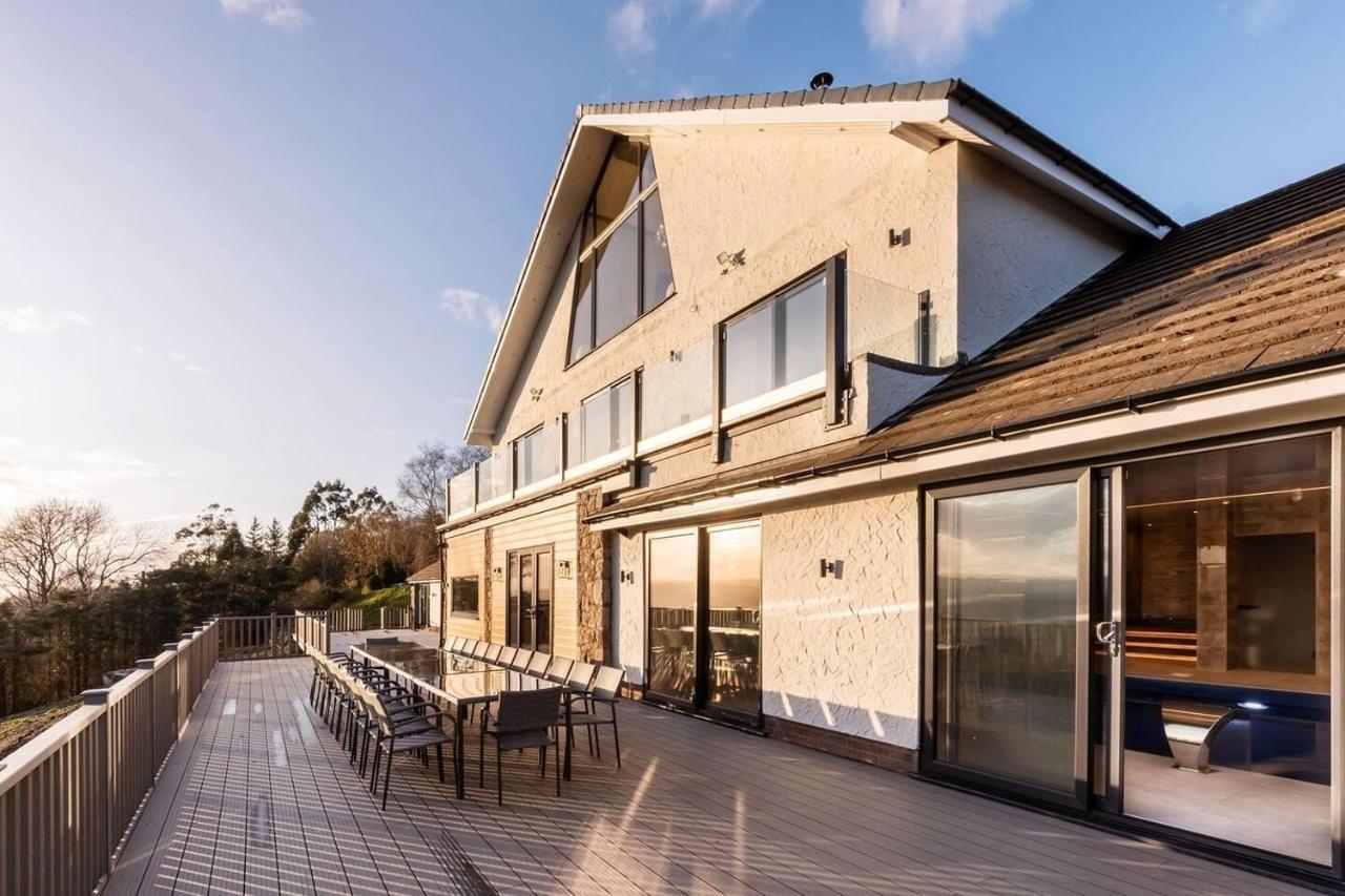 Clwyd Gate Manor Pool Sauna Hottub Cave Wales Ρούθιν Εξωτερικό φωτογραφία